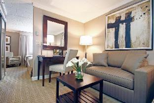 Ethan Allen Hotel Danbury Room photo