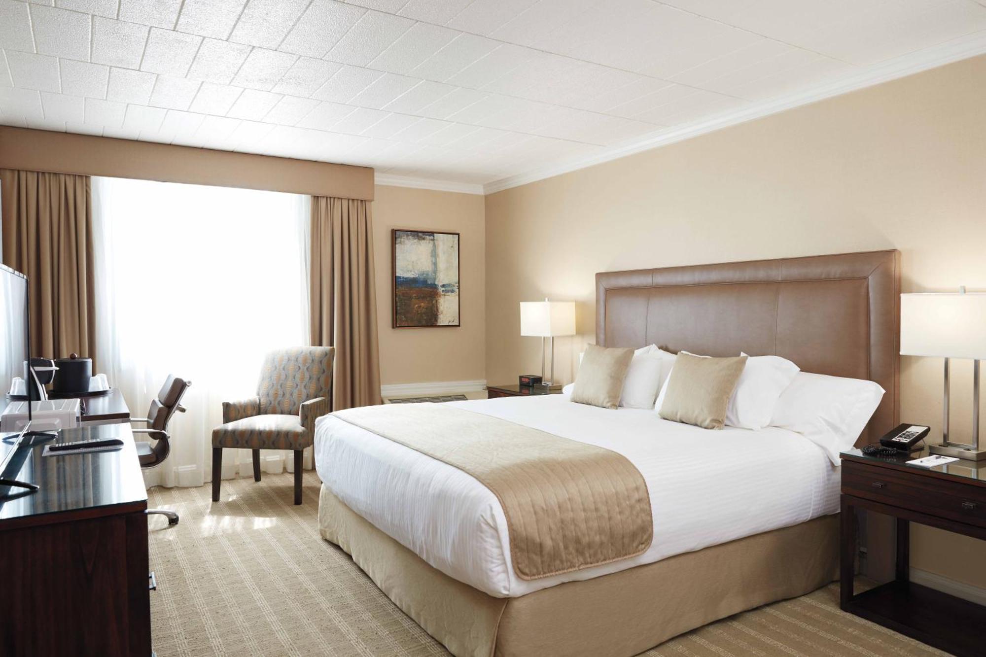 Ethan Allen Hotel Danbury Exterior photo